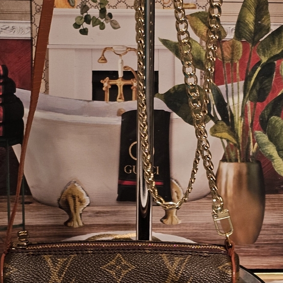 Louis Vuitton Monogram Mini Papillon Barrel Bag with COA - Picture 16 of 16